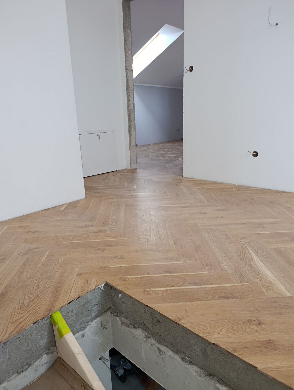140 m²